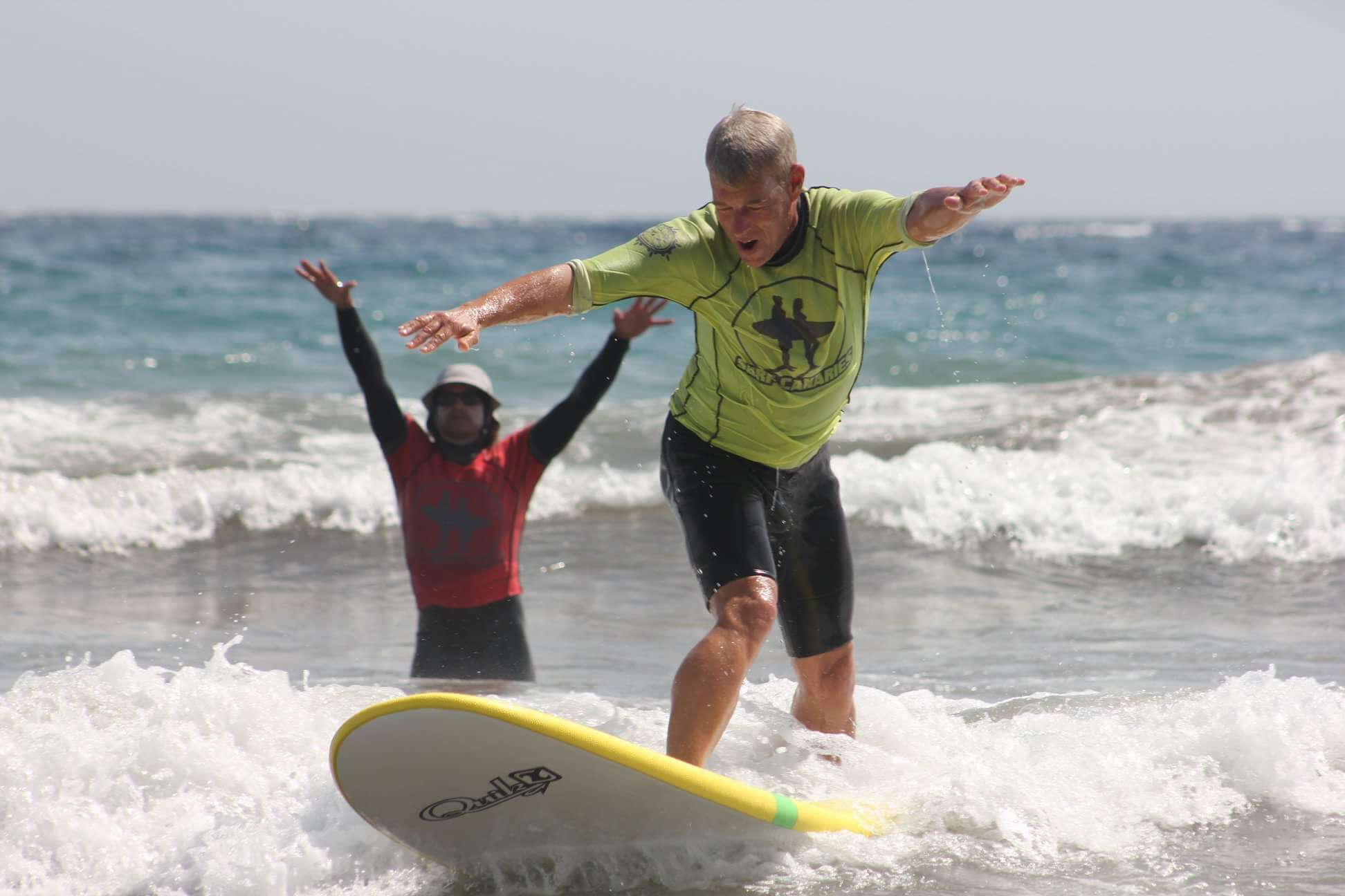 71590023_2482131611855663_8113370526983913472_o Surfschulung mit AWIONA Team am Meer